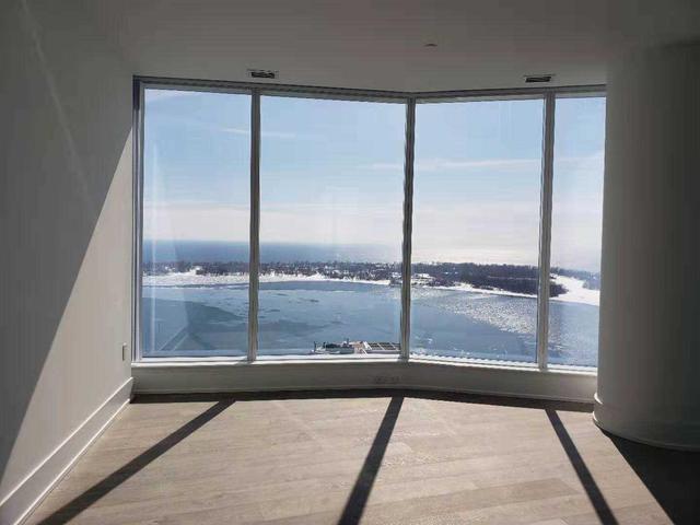 4810 - 10 York St, Condo with 3 bedrooms, 3 bathrooms and 1 parking in Toronto ON | Image 4
