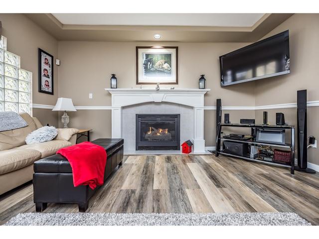 16687 83 Avenue, House detached with 4 bedrooms, 3 bathrooms and 8 parking in Surrey BC | Image 5