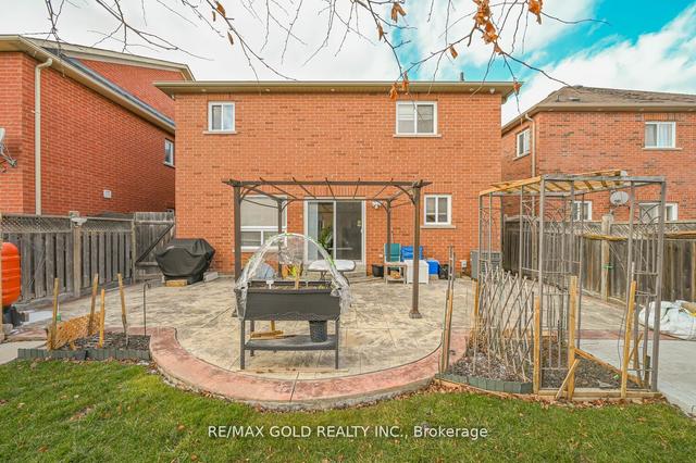 9 Tan Lane, House detached with 3 bedrooms, 4 bathrooms and 6 parking in Brampton ON | Image 22