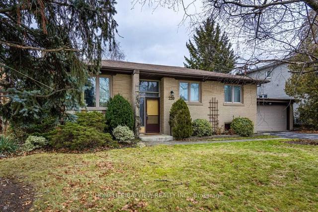 220 Hendon Ave N, House detached with 3 bedrooms, 2 bathrooms and 5 parking in Toronto ON | Image 1