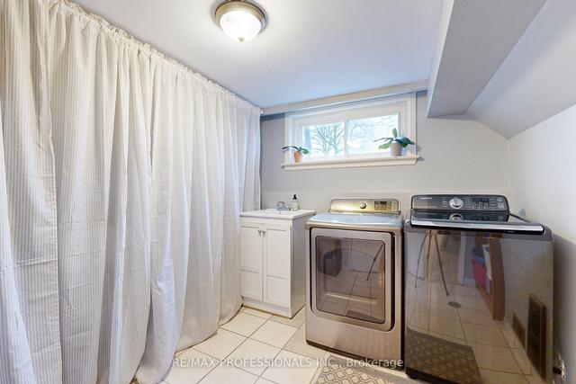 2 Woodpark Rd, House detached with 3 bedrooms, 4 bathrooms and 4 parking in Toronto ON | Image 27