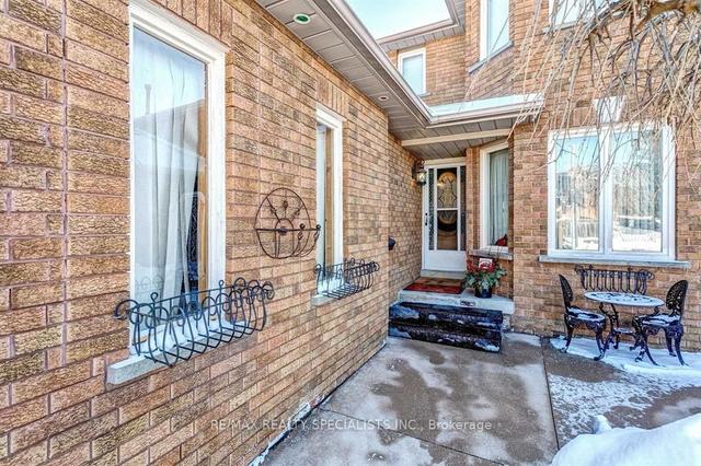3 Fincham Ave E, Home with 4 bedrooms, 3 bathrooms and 5 parking in Brampton ON | Image 12