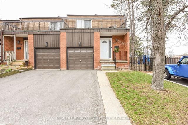 27 - 750 Burnhamthorpe Rd E, Townhouse with 3 bedrooms, 2 bathrooms and 2 parking in Mississauga ON | Image 1