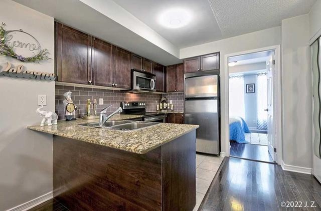 237 - 21 Ruttan St, Townhouse with 3 bedrooms, 2 bathrooms and 1 parking in Toronto ON | Image 19