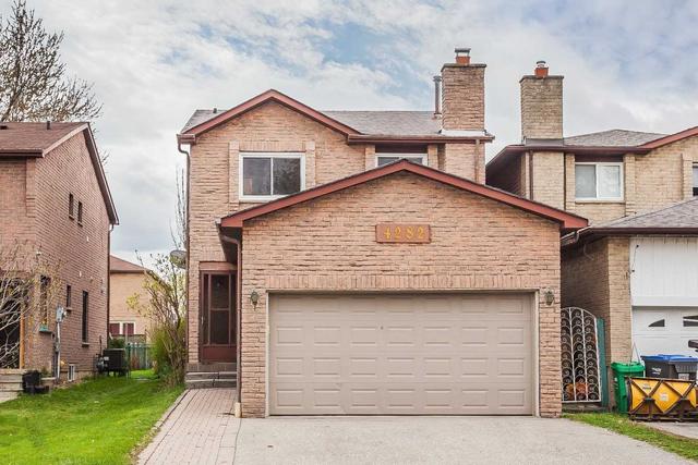 4282 Shelby Cres, House detached with 3 bedrooms, 4 bathrooms and 4 parking in Mississauga ON | Image 1
