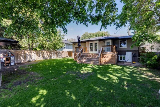 419 49 Avenue Sw, House detached with 5 bedrooms, 2 bathrooms and 2 parking in Calgary AB | Image 41