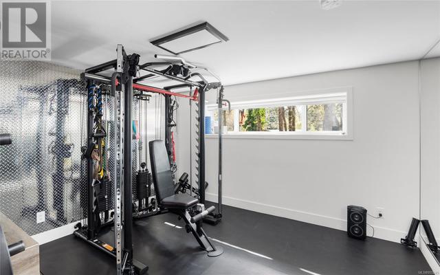 Downstairs - guest bedroom, currently set up as a gym. | Image 30