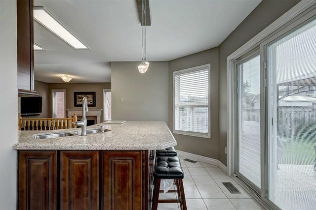 73 Taylor Dr, House detached with 3 bedrooms, 4 bathrooms and 6 parking in Barrie ON | Image 3