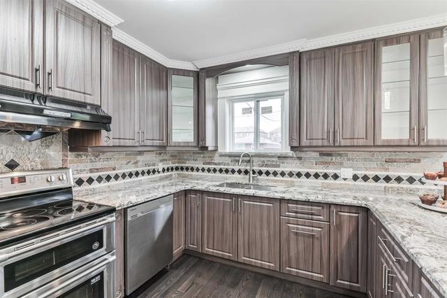 18 Savarin St, House detached with 3 bedrooms, 2 bathrooms and 4 parking in Toronto ON | Image 27
