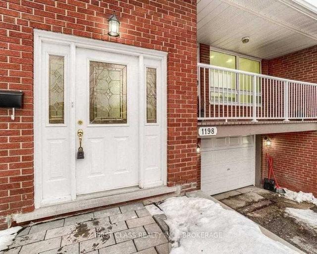 main - 1198 Shadeland Dr, House semidetached with 3 bedrooms, 2 bathrooms and 1 parking in Mississauga ON | Image 10