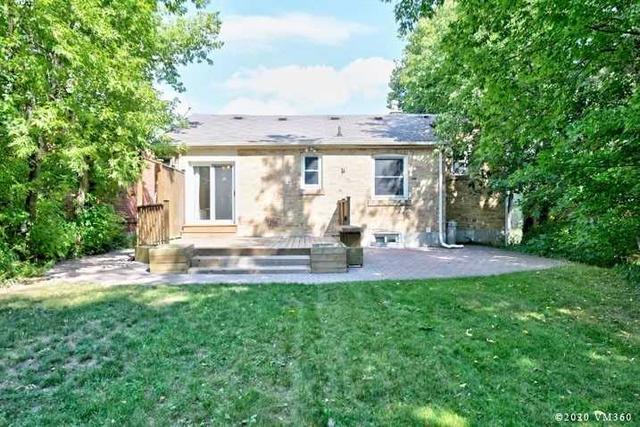 24 Maxome Ave, House detached with 3 bedrooms, 3 bathrooms and 3 parking in Toronto ON | Image 17