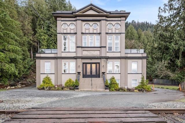 39623 Old Yale Road, House detached with 10 bedrooms, 9 bathrooms and 20 parking in Abbotsford BC | Image 1