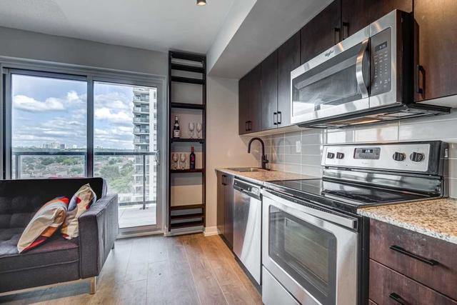 1310 - 1420 Dupont St, Condo with 2 bedrooms, 1 bathrooms and 1 parking in Toronto ON | Image 3