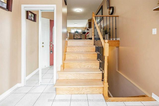 72 Mosley Cres, House detached with 2 bedrooms, 2 bathrooms and 5.5 parking in Brampton ON | Image 23