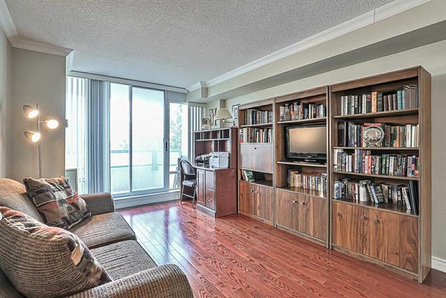 410 - 110 Promenade Circ, Condo with 2 bedrooms, 2 bathrooms and 1 parking in Vaughan ON | Image 8