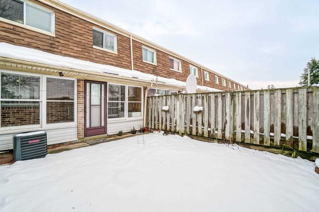 10 - 7450 Darcel Ave, Townhouse with 3 bedrooms, 3 bathrooms and 3 parking in Mississauga ON | Image 18