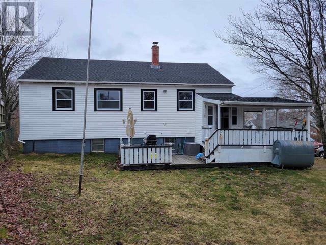 178 Harold Street, House detached with 2 bedrooms, 1 bathrooms and null parking in Cape Breton NS | Image 2