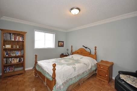 81 Purcell Cres, House detached with 4 bedrooms, 3 bathrooms and 4 parking in Vaughan ON | Image 6