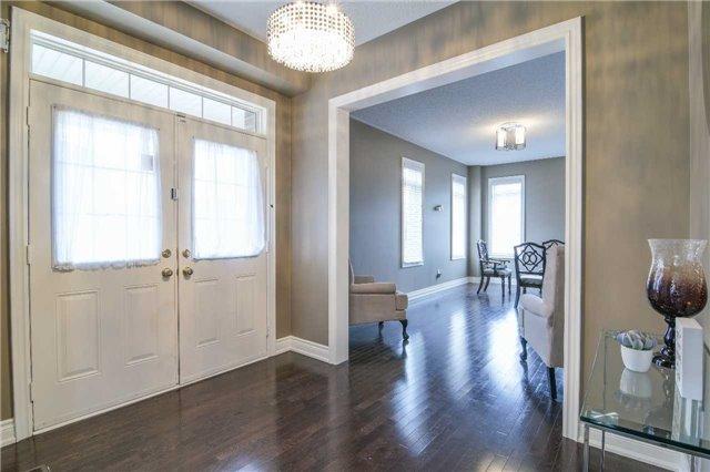 5496 Meadowcrest Ave, House detached with 4 bedrooms, 3 bathrooms and 2 parking in Mississauga ON | Image 4