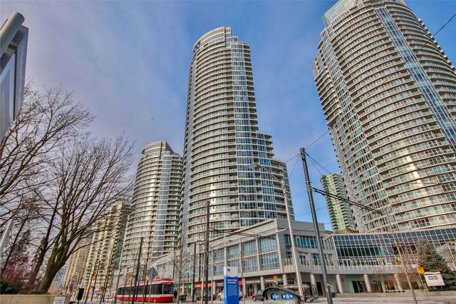 404 - 208 Queens Quay W, Condo with 1 bedrooms, 2 bathrooms and 1 parking in Toronto ON | Image 22