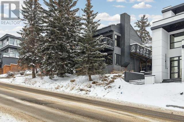 618 10 Street Ne, House detached with 3 bedrooms, 2 bathrooms and 7 parking in Calgary AB | Image 1