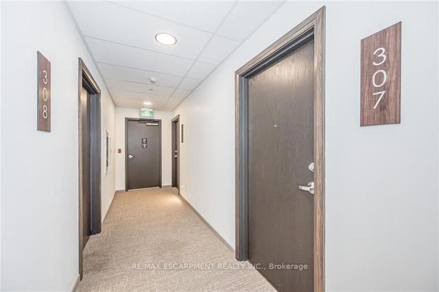 307 - 332 Gosling Gdns N, Condo with 1 bedrooms, 1 bathrooms and 1 parking in Guelph ON | Image 38