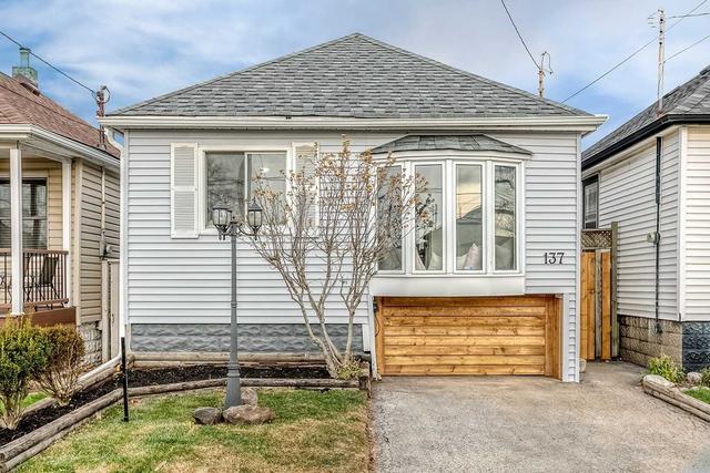 137 Hope Ave, House detached with 2 bedrooms, 3 bathrooms and 1 parking in Hamilton ON | Image 12