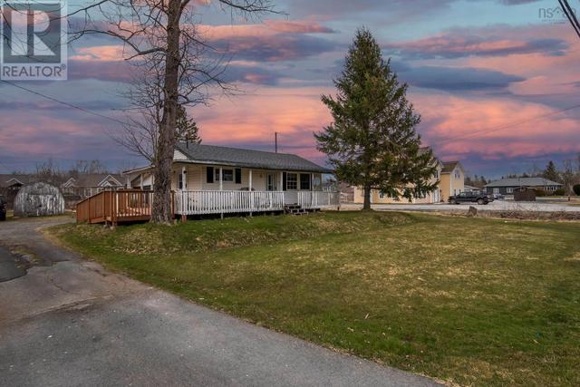 1204 Highway 2, House detached with 2 bedrooms, 1 bathrooms and null parking in East Hants NS | Image 2