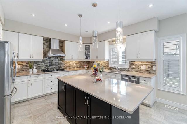 706 Sundew Dr, House detached with 5 bedrooms, 7 bathrooms and 4 parking in Waterloo ON | Image 5