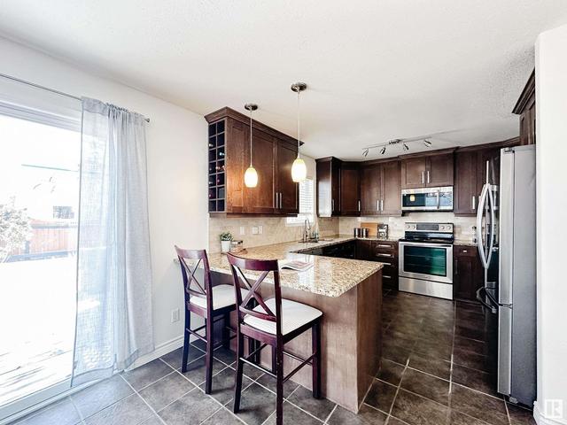 25 Delage Cr, House detached with 4 bedrooms, 3 bathrooms and 4 parking in St. Albert AB | Image 2