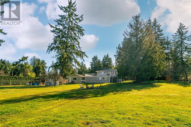 2439 Cross Rd, House detached with 3 bedrooms, 3 bathrooms and 5 parking in Nanaimo E BC | Image 62