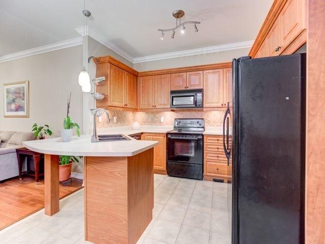 80 Earlsbridge Blvd, House detached with 3 bedrooms, 3 bathrooms and 2 parking in Brampton ON | Image 7