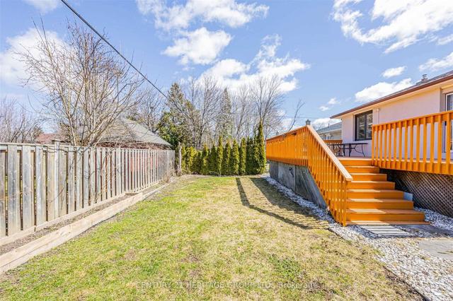 383 Wenlock Ave, House detached with 3 bedrooms, 2 bathrooms and 7 parking in Richmond Hill ON | Image 7
