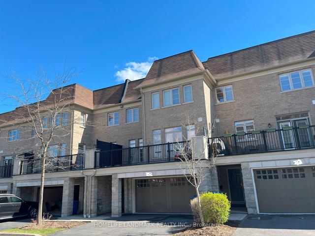 121 Robert Speck Pkwy, Townhouse with 1 bedrooms, 1 bathrooms and 0 parking in Mississauga ON | Image 2