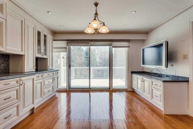 76 Blue Forest Dr, House detached with 4 bedrooms, 4 bathrooms and 6 parking in Toronto ON | Image 3
