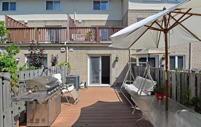 41 Sufi Cres, House attached with 3 bedrooms, 4 bathrooms and 3 parking in Toronto ON | Image 18