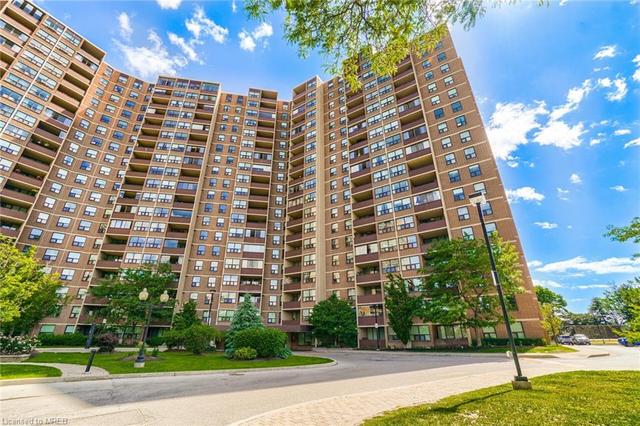 716 The West Mall, House attached with 1 bedrooms, 1 bathrooms and 1 parking in Toronto ON | Image 3