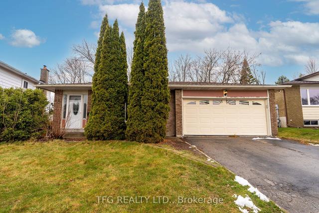 27 Rosalynne Ave, House detached with 3 bedrooms, 2 bathrooms and 4 parking in Clarington ON | Image 1