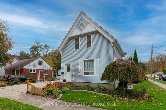 16 Edith St, House detached with 2 bedrooms, 2 bathrooms and 4 parking in London ON | Image 12