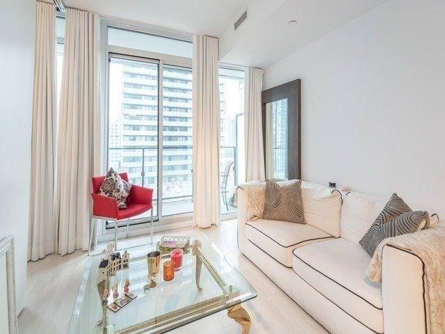 1410 - 125 Peter St, Condo with 1 bedrooms, 1 bathrooms and 0 parking in Toronto ON | Image 12