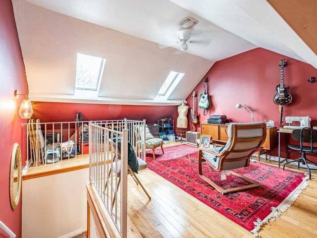 144 Clinton St, House detached with 3 bedrooms, 2 bathrooms and 2 parking in Toronto ON | Image 10
