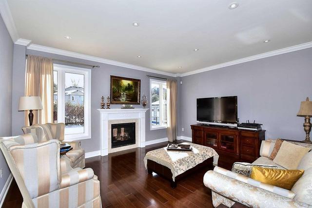 65 Vitlor Dr, House detached with 4 bedrooms, 4 bathrooms and 6 parking in Richmond Hill ON | Image 5