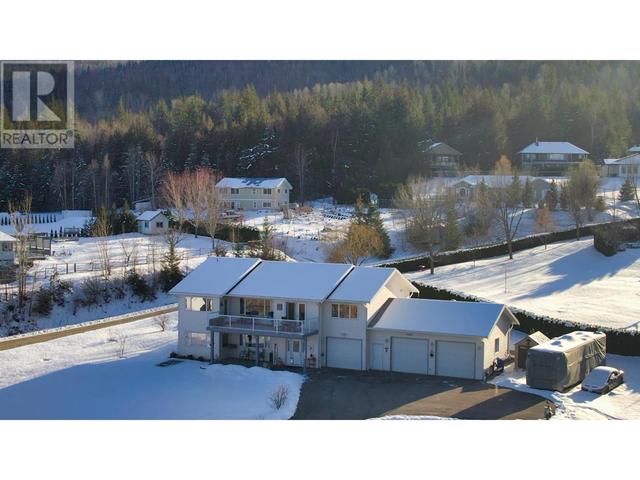 2190 Country Woods Road, House detached with 4 bedrooms, 3 bathrooms and 3 parking in Columbia Shuswap C BC | Image 71