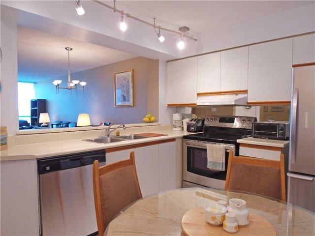 1002 - 1121 Steeles Ave, Condo with 2 bedrooms, 2 bathrooms and 1 parking in Toronto ON | Image 9