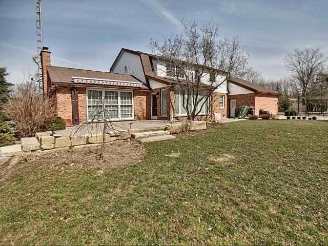9240 Warner Rd, House detached with 3 bedrooms, 3 bathrooms and 19 parking in Niagara Falls ON | Image 3