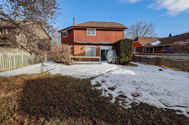 24 Longbourne Cres, House detached with 3 bedrooms, 3 bathrooms and 4 parking in Brampton ON | Image 23