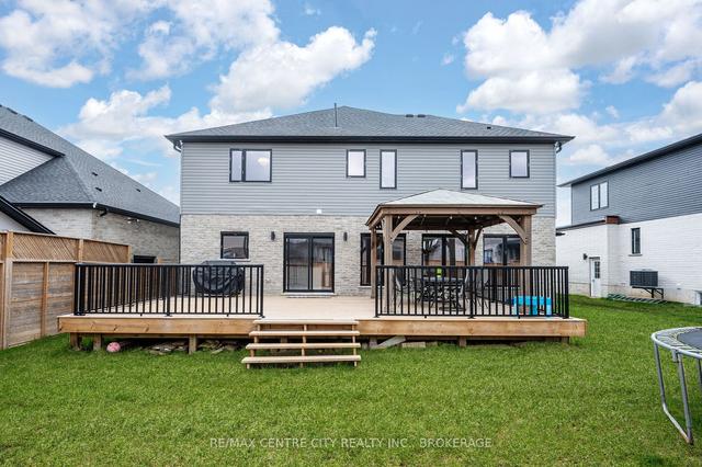 6676 Crown Grant Rd, House detached with 4 bedrooms, 5 bathrooms and 9 parking in London ON | Image 32
