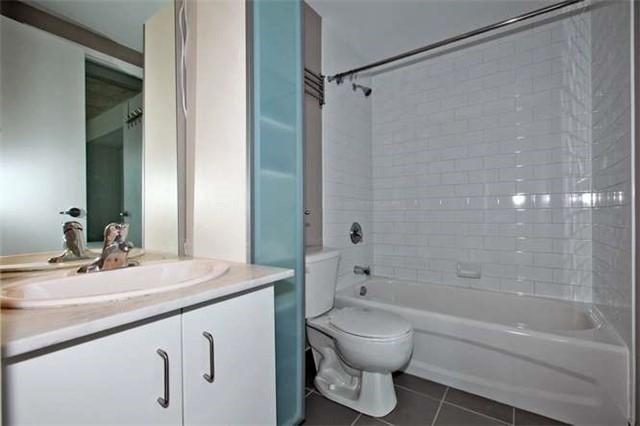 602 - 285 Mutual St, Condo with 2 bedrooms, 2 bathrooms and 0 parking in Toronto ON | Image 3