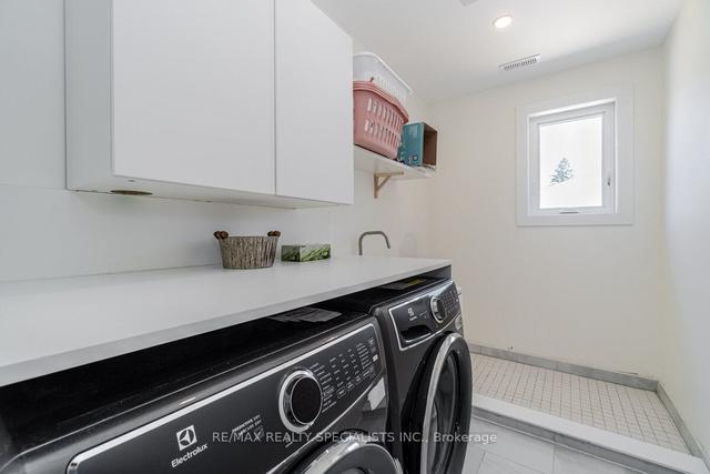 133 Roxborough Rd, House detached with 4 bedrooms, 4 bathrooms and 8 parking in Newmarket ON | Image 20