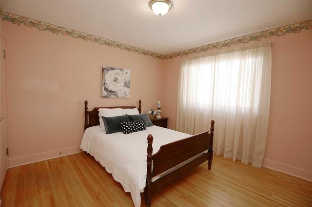 12 Duncan Dr, House detached with 3 bedrooms, 2 bathrooms and 4 parking in St. Catharines ON | Image 15